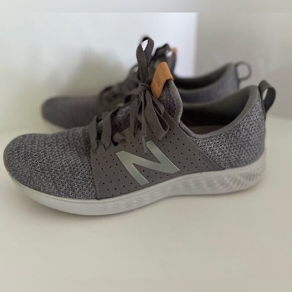 New Balance Gray Fresh Foam Men’s Size 8.5 - Picture 1 of 9